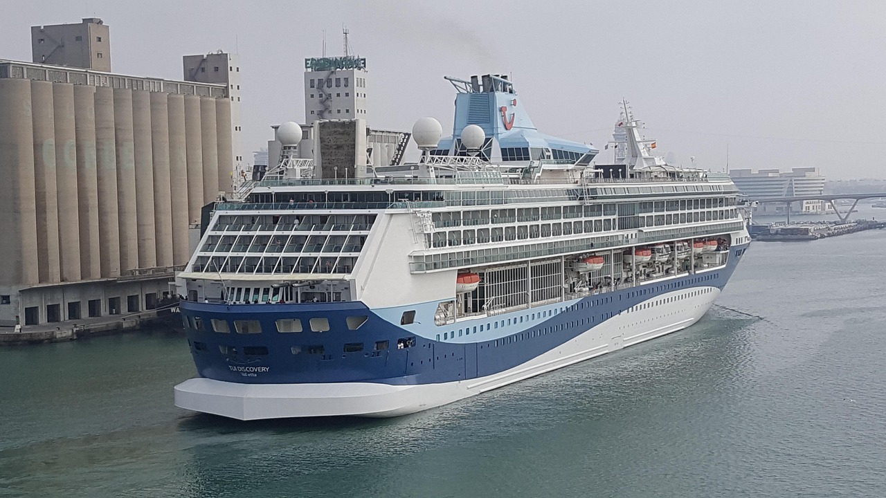 三峡豪华游轮价格与旅游体验详解