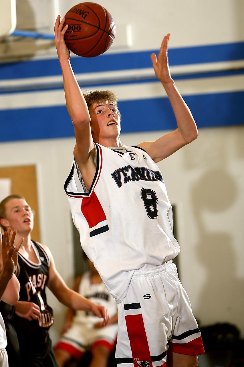 篮球比赛中的24秒规则深度解析与探讨