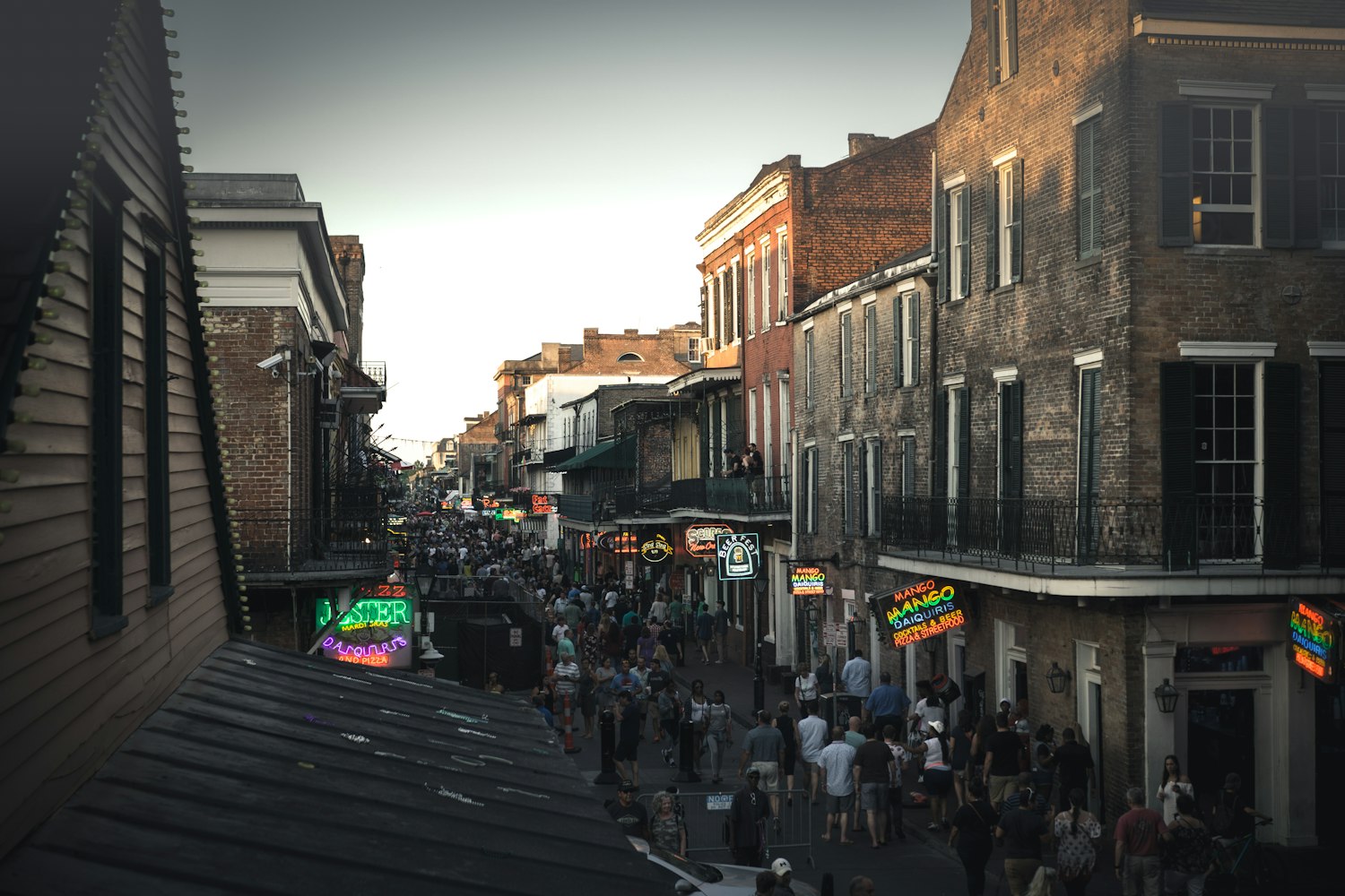 重庆森林电影,城市与影像交织的诗意表达赏析