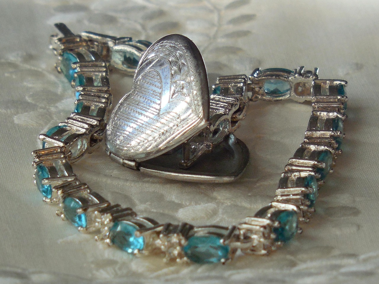 赵丽颖最新QQ头像,星光璀璨魅力四溢的赵丽颖头像亮相