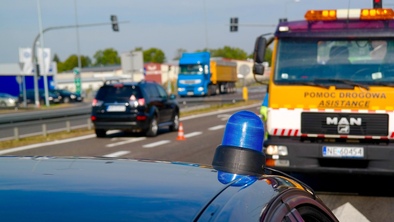 户县警方对峙进展实时报道更新