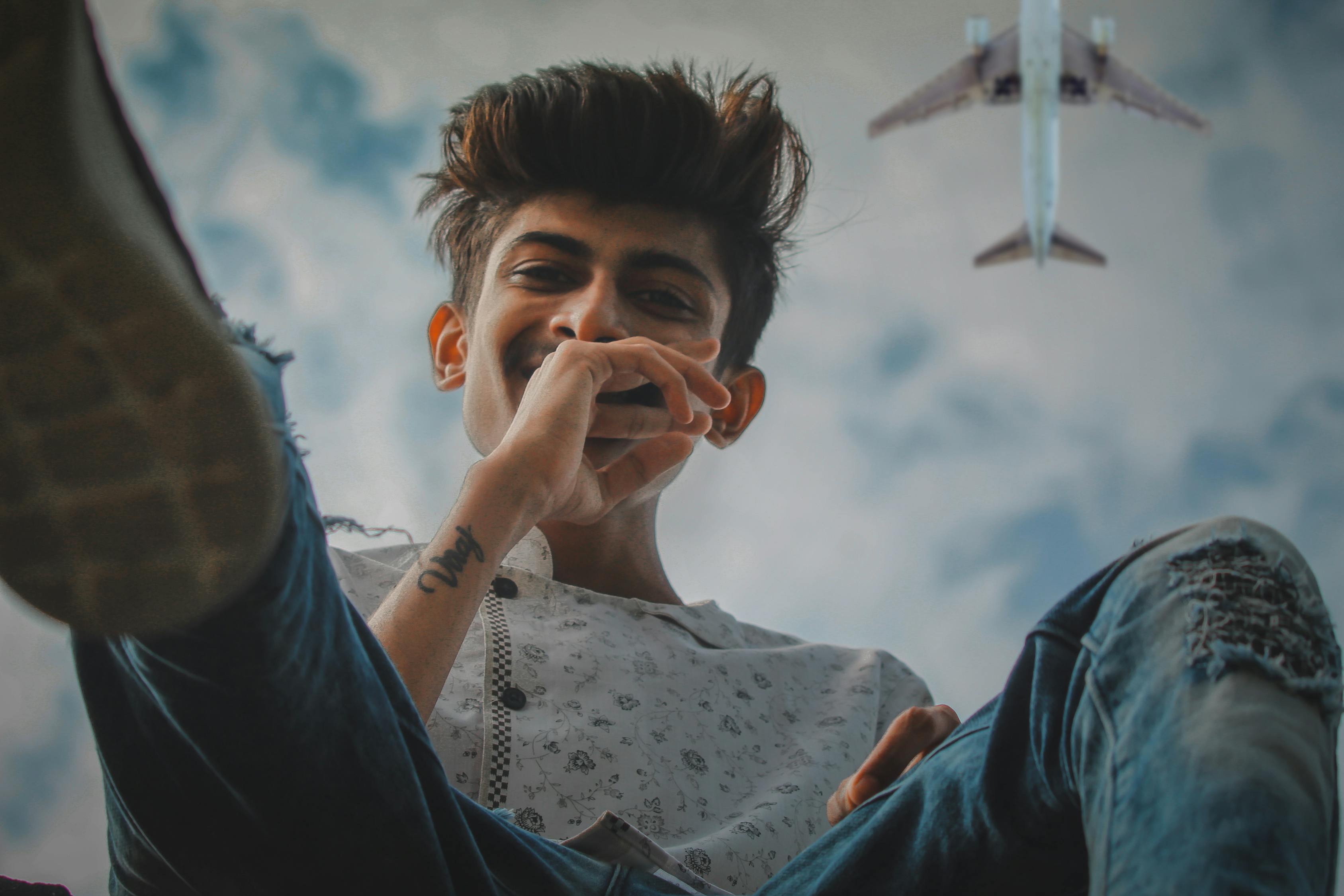 单身明星的独立人生与魅力闪耀