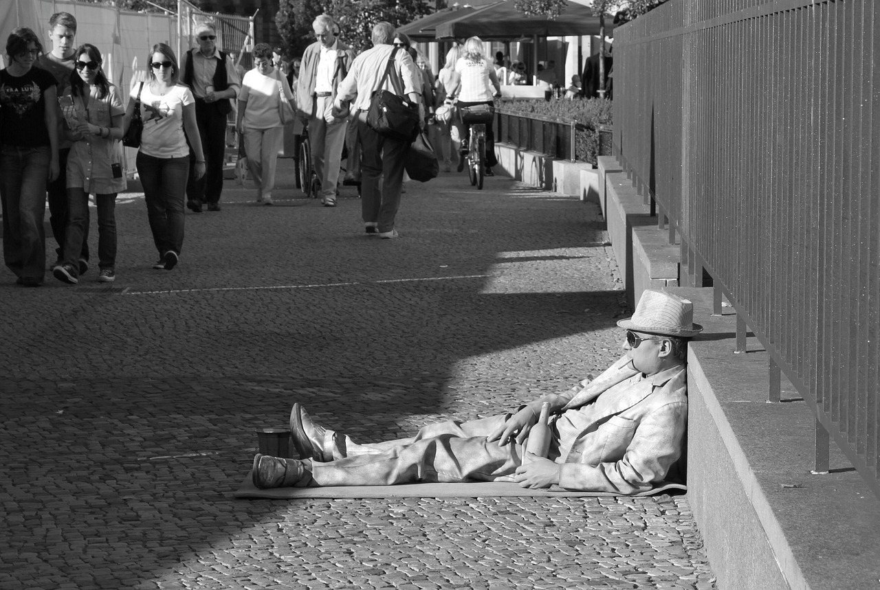 卢平演员，演艺之路璀璨闪耀，角色魅力独具一格