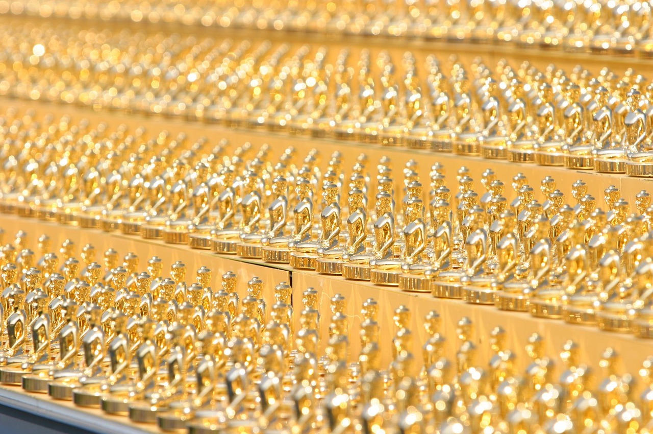 揭秘黄金价格波动之谜，以2010年黄金市场为例的分析与解读