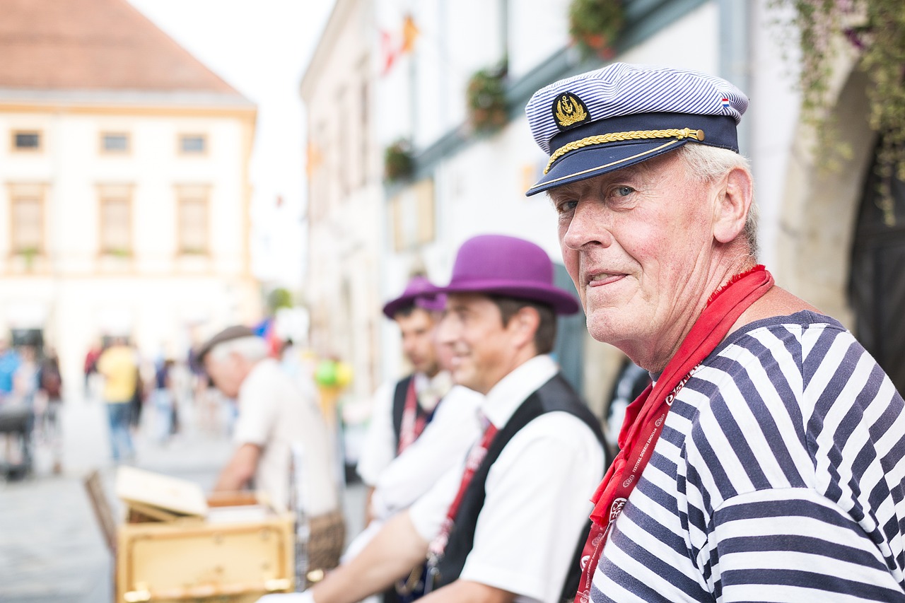 EXO九子重逢瞬间，时光不老，友情不散的照片记忆