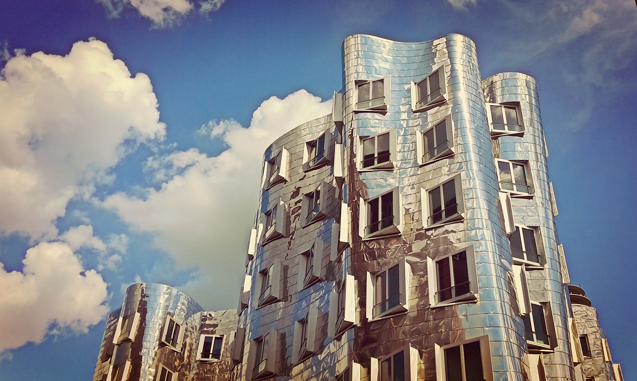 上港集团引领港口物流行业迈向新高度,最新动态速递