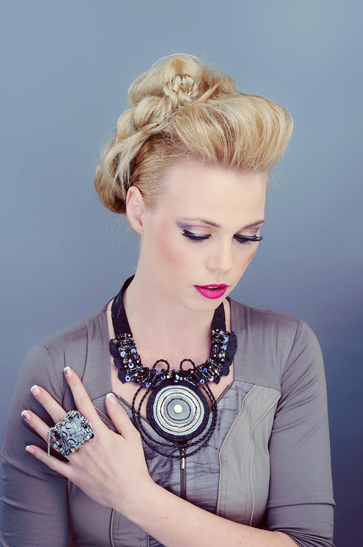 璀璨星光演绎力量,爱情珠宝演员表全解析