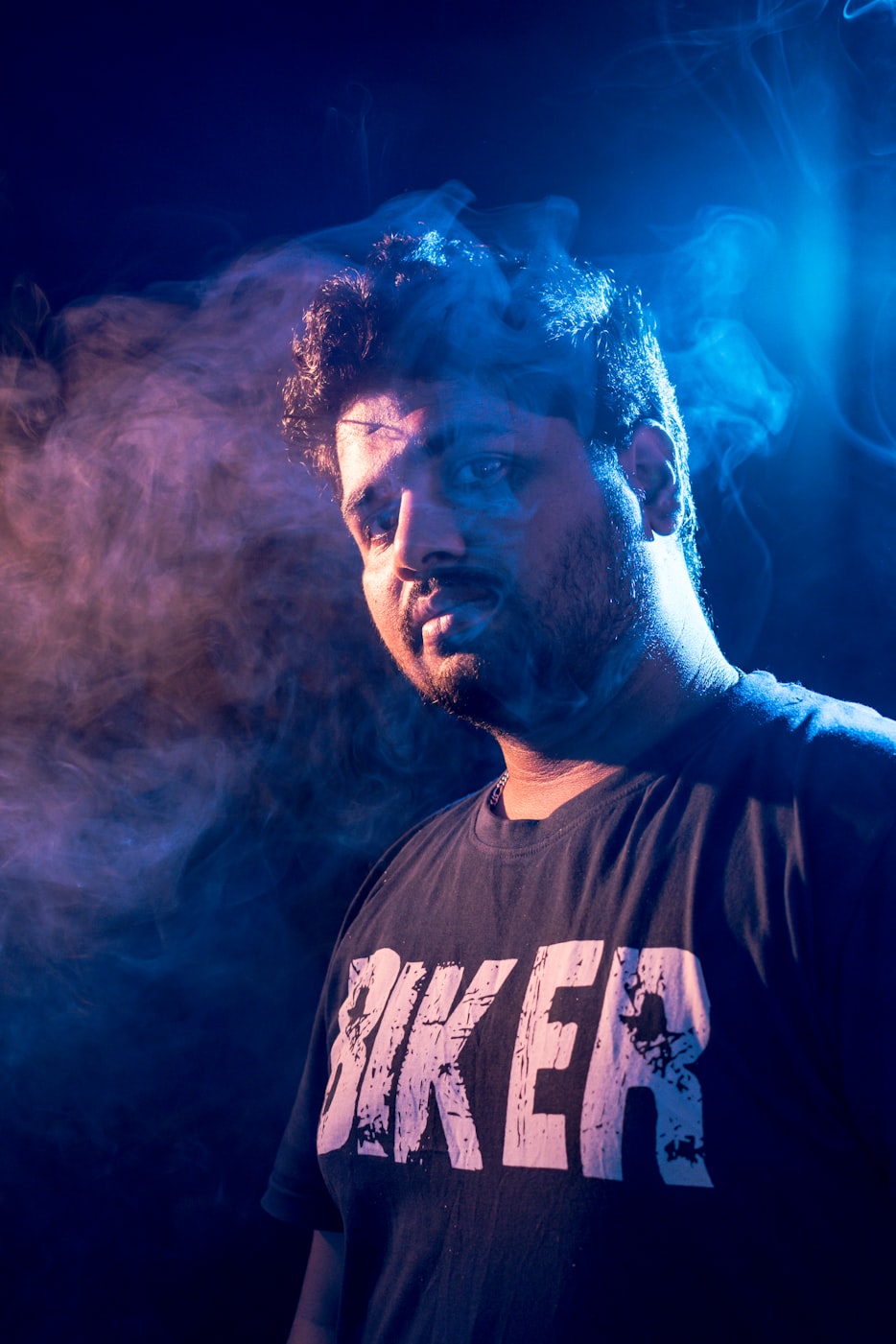 舞台背后的黑暗面,贪婪演员的真相探索