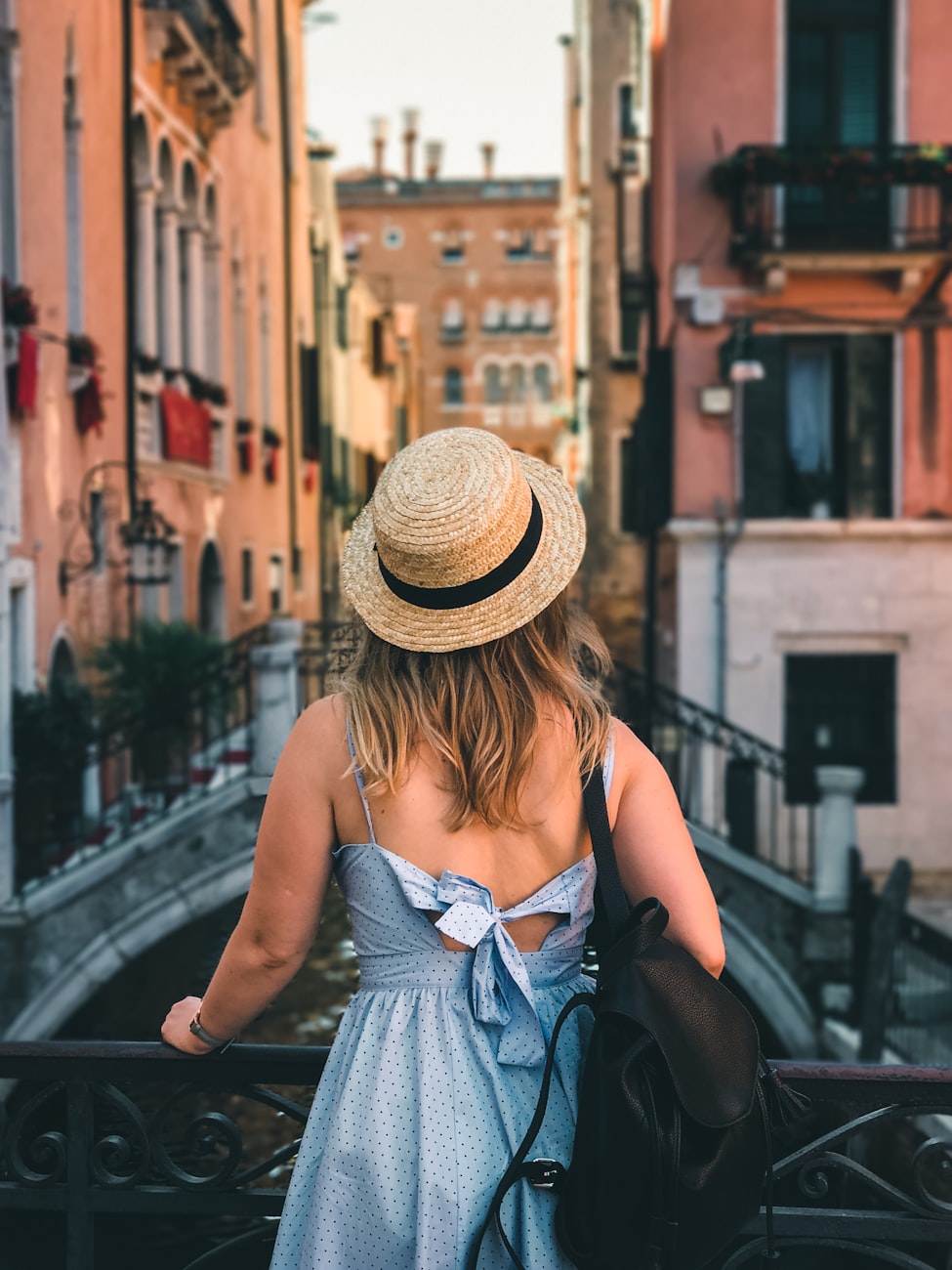 舞台背后的喜悦与付出,开心帮演员的奋斗与成长之路