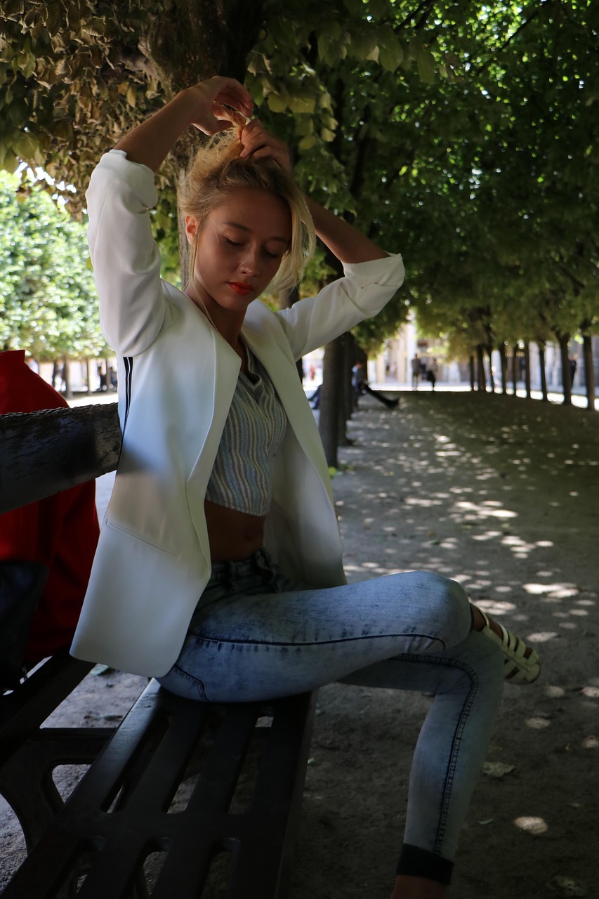 演员吴越的微博日常，生活的点滴与工作的瞬间