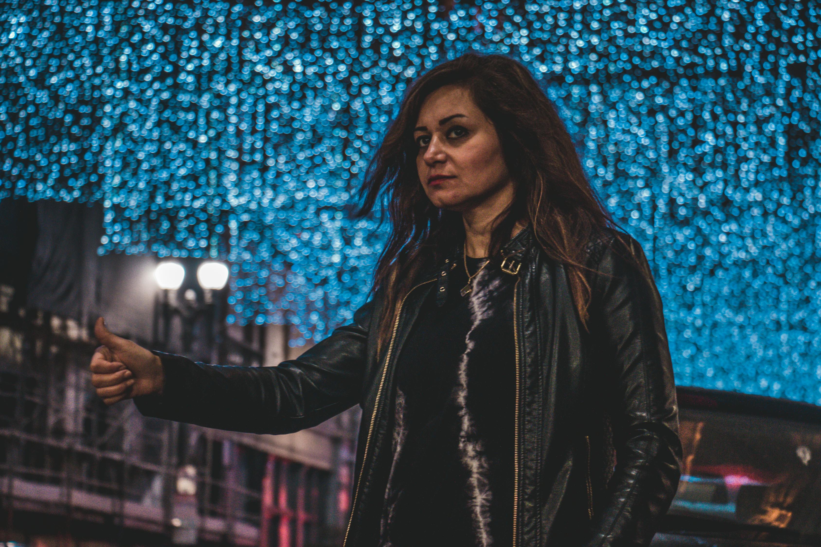 Title: 魅力四溢的歌唱比赛盛宴,The Allure of the Singing Competition