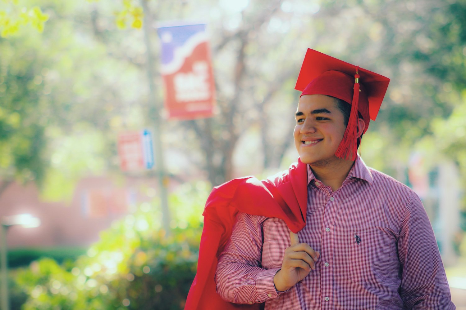 北大女学生章莹颖的逆境之路,坚韧与希望的绽放