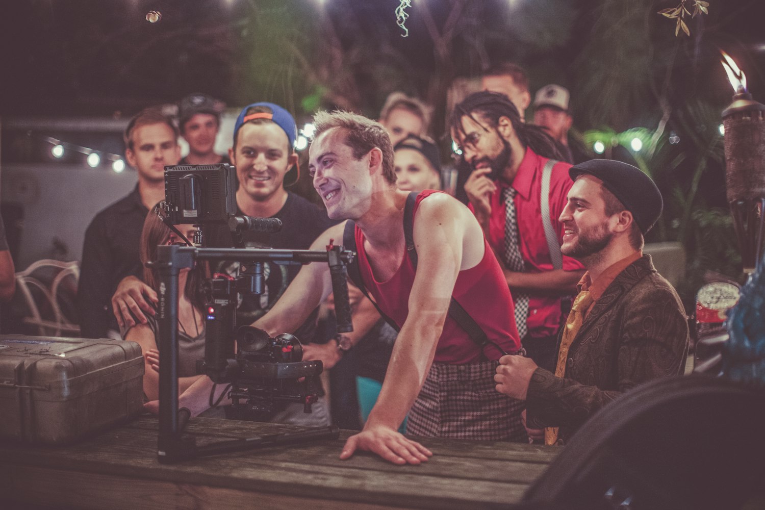 鹿晗全面活跃,音乐、影视与公益齐头并进最新动态曝光