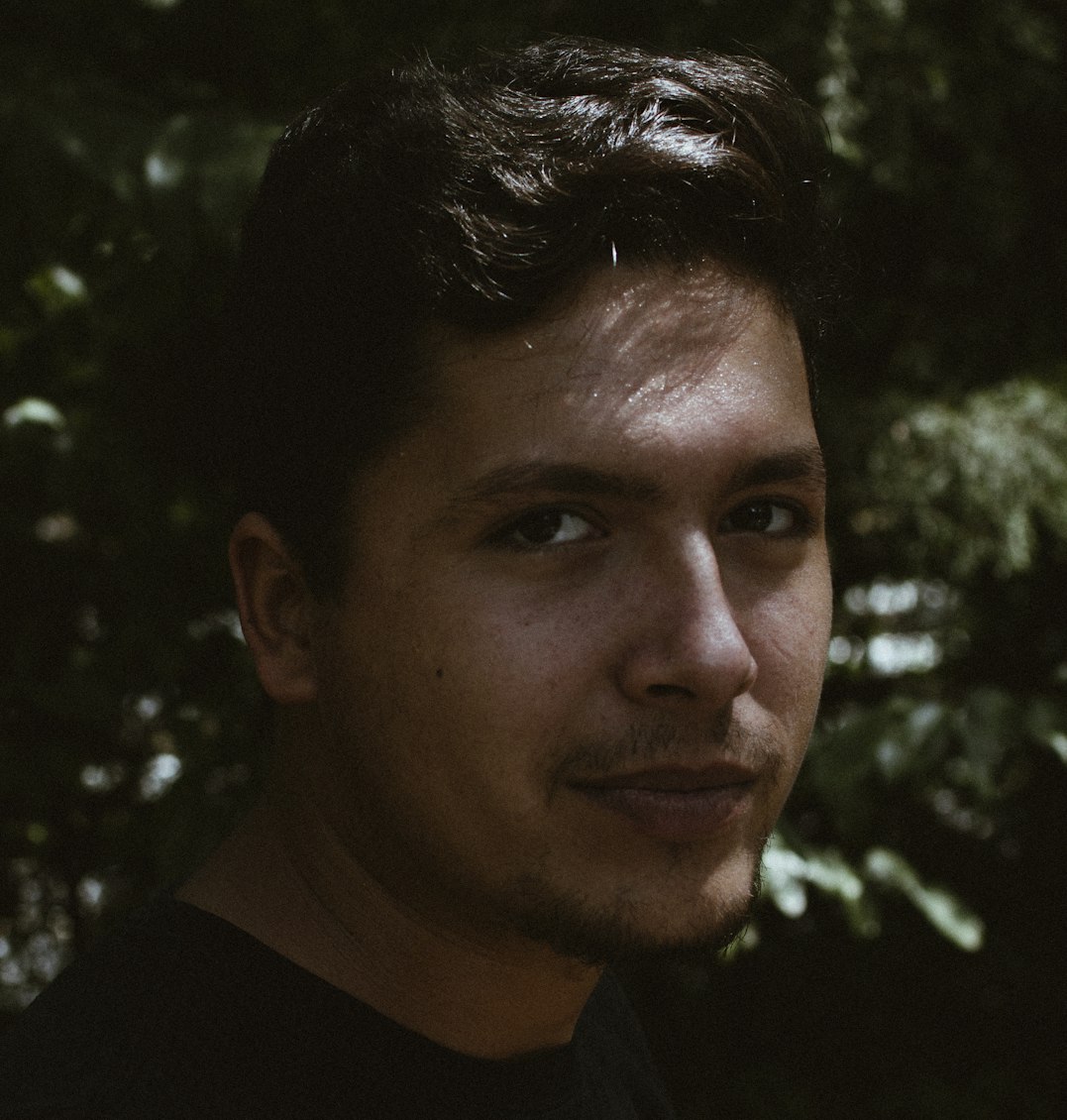 男明星发福背后的娱乐圈真相,身材变迁揭示的另一面镜子