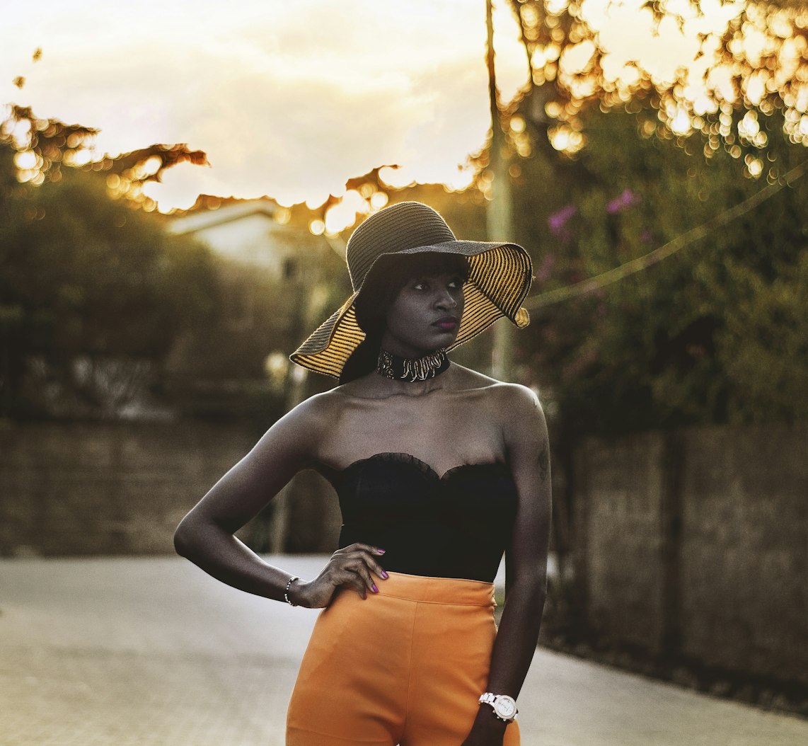 库尔尼科娃最新写真——优雅魅力的时光见证