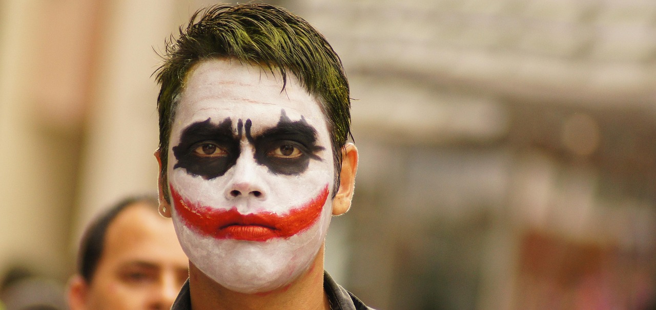 最近黄金价格波动动态及其影响因素分析