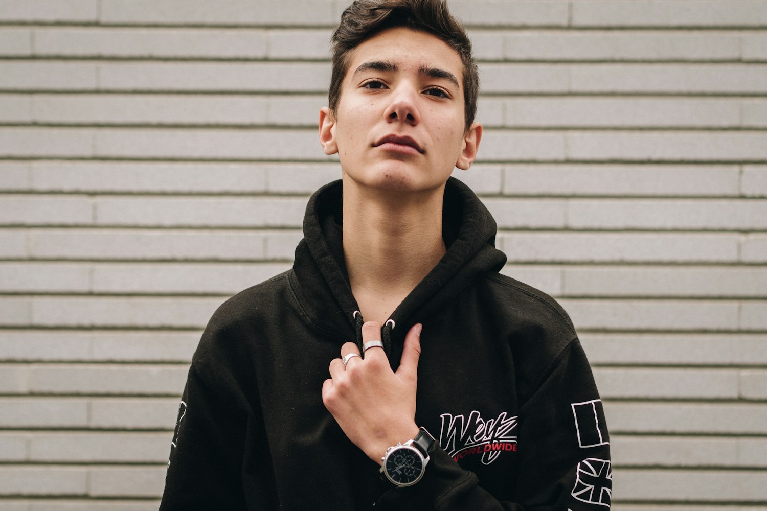 陈雅森新歌发布,音乐之旅迈入新里程碑