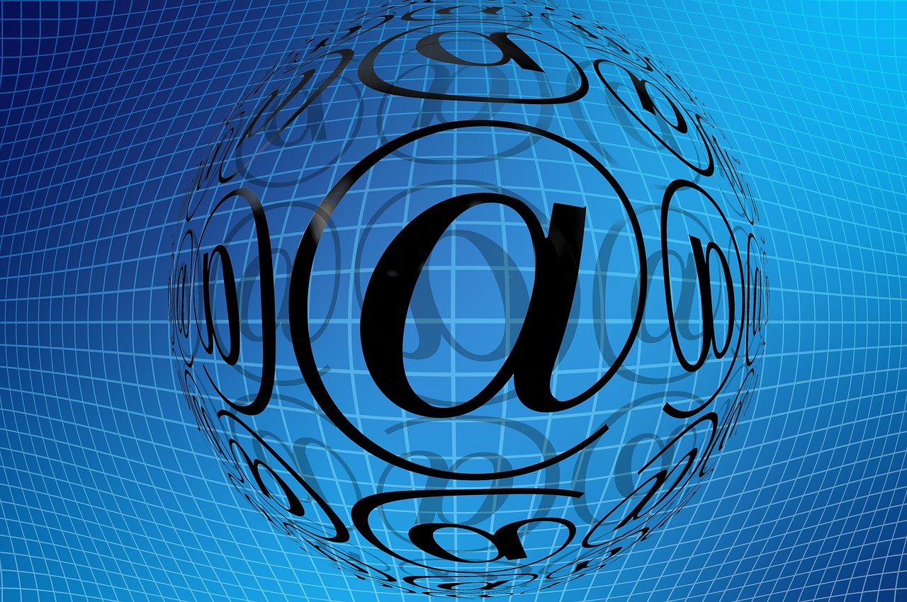 上市银行年报深度解析，业绩、风险展望及未来发展趋势