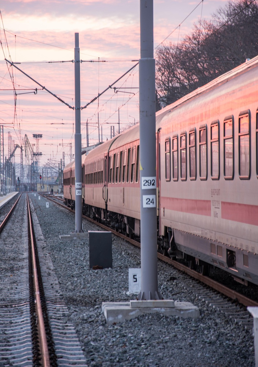 洪湖铁路规划更新,重塑区域交通格局,助力地方经济腾飞发展