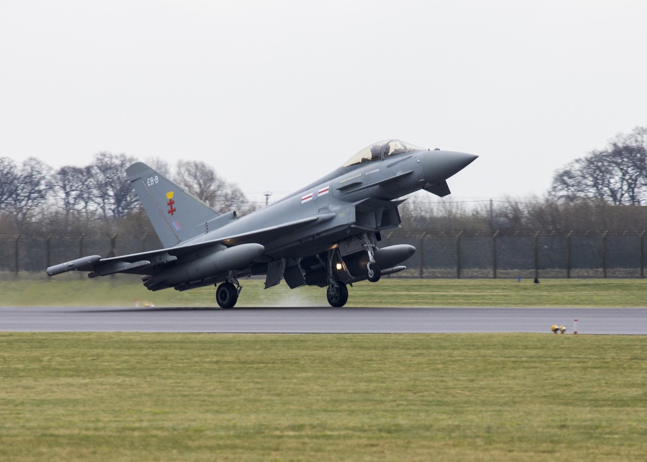 歼-20最新飞行画面揭秘,展现中国空中力量的震撼风采