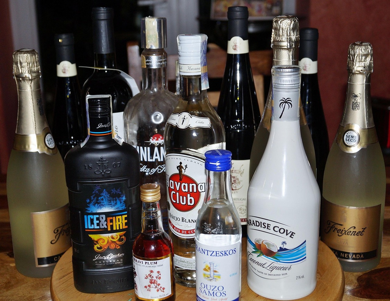 五粮液酒最新价格概览,市场走势、购买指南一网打尽