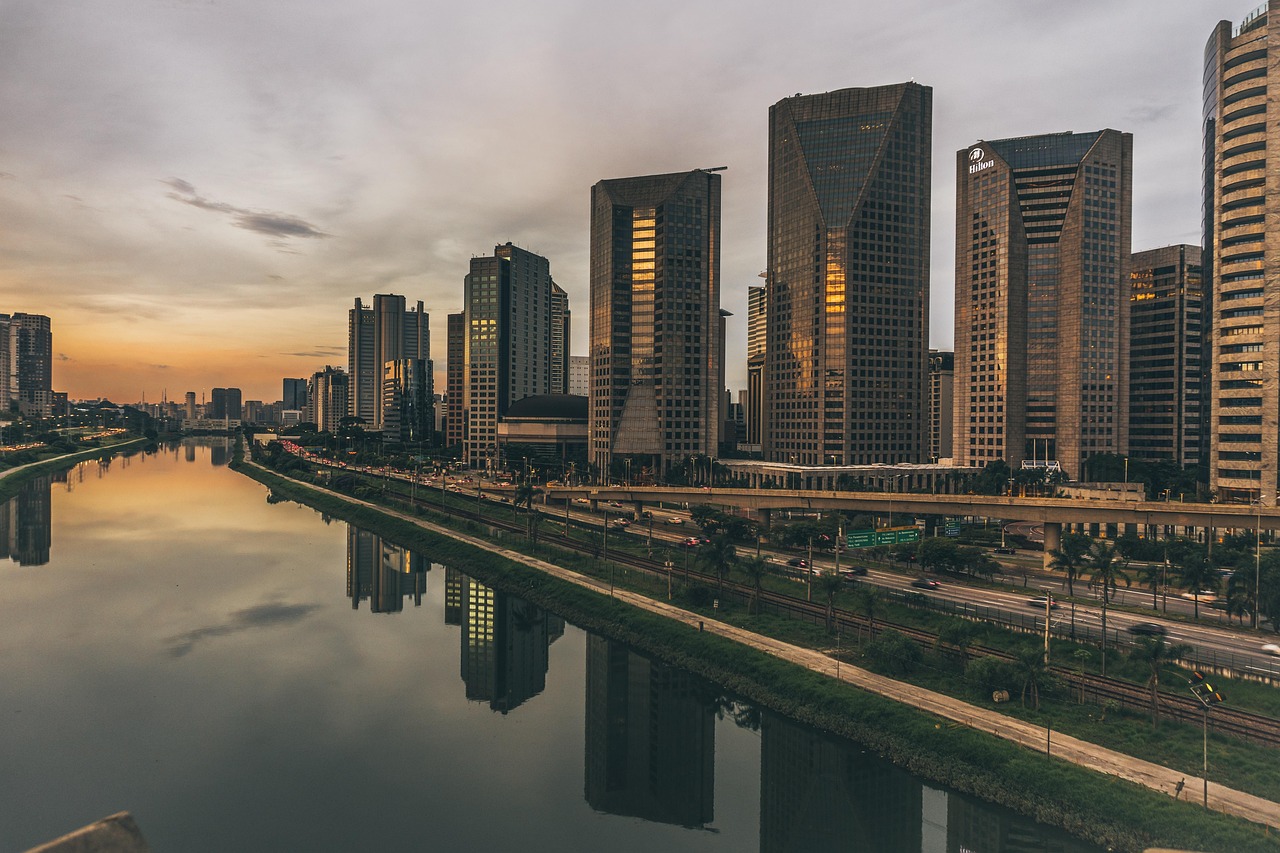 佛山最新楼盘价格大全，市场走势分析与购房指南