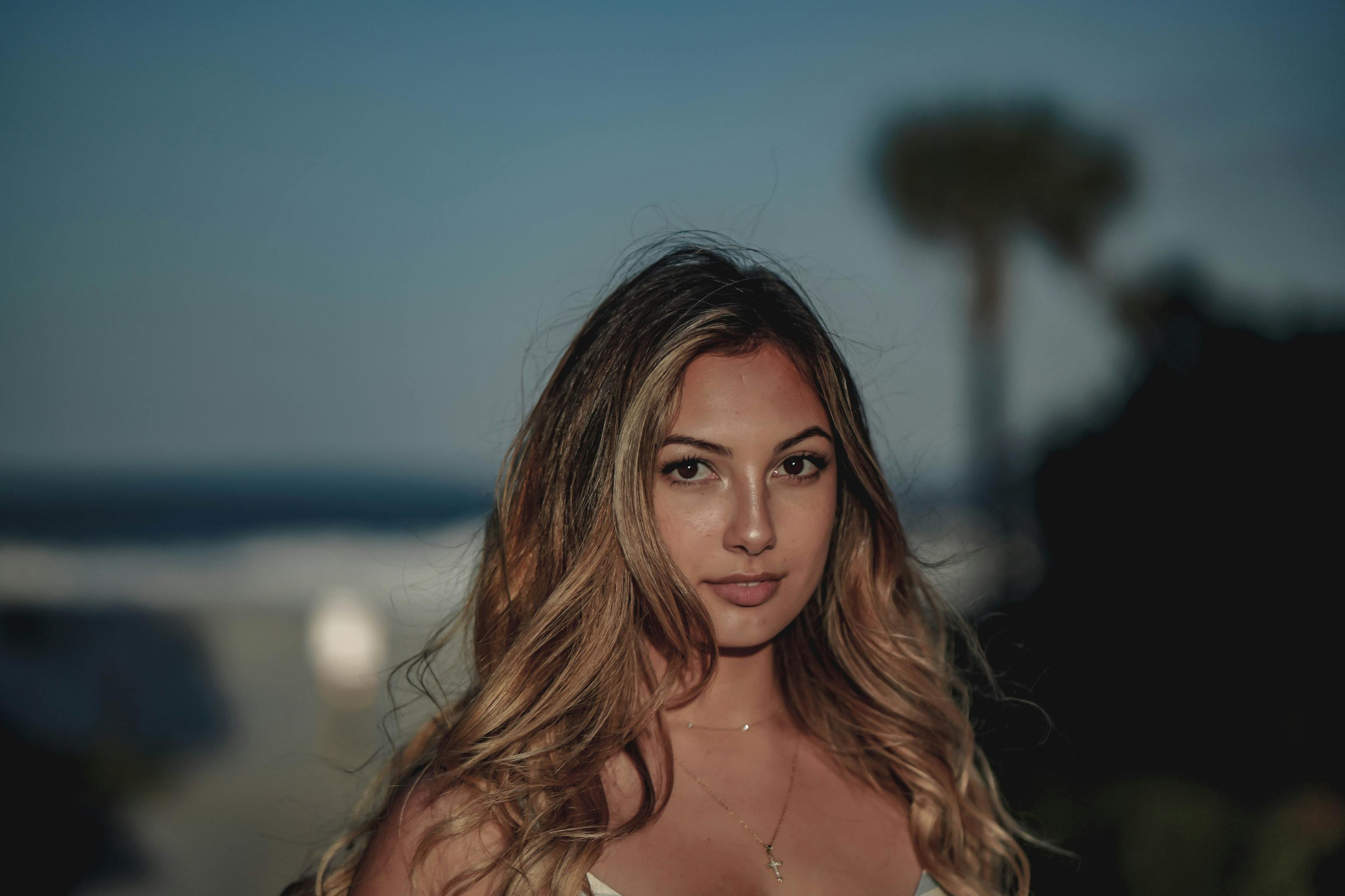 张俪综艺新亮相,璀璨星光下的多元魅力展现