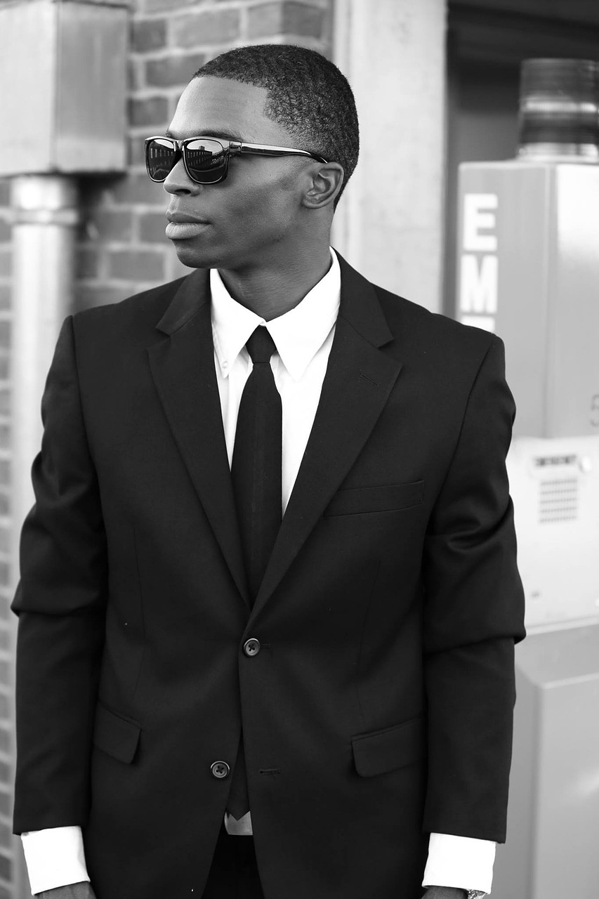 刘以豪，星光熠熠的影视新星崛起