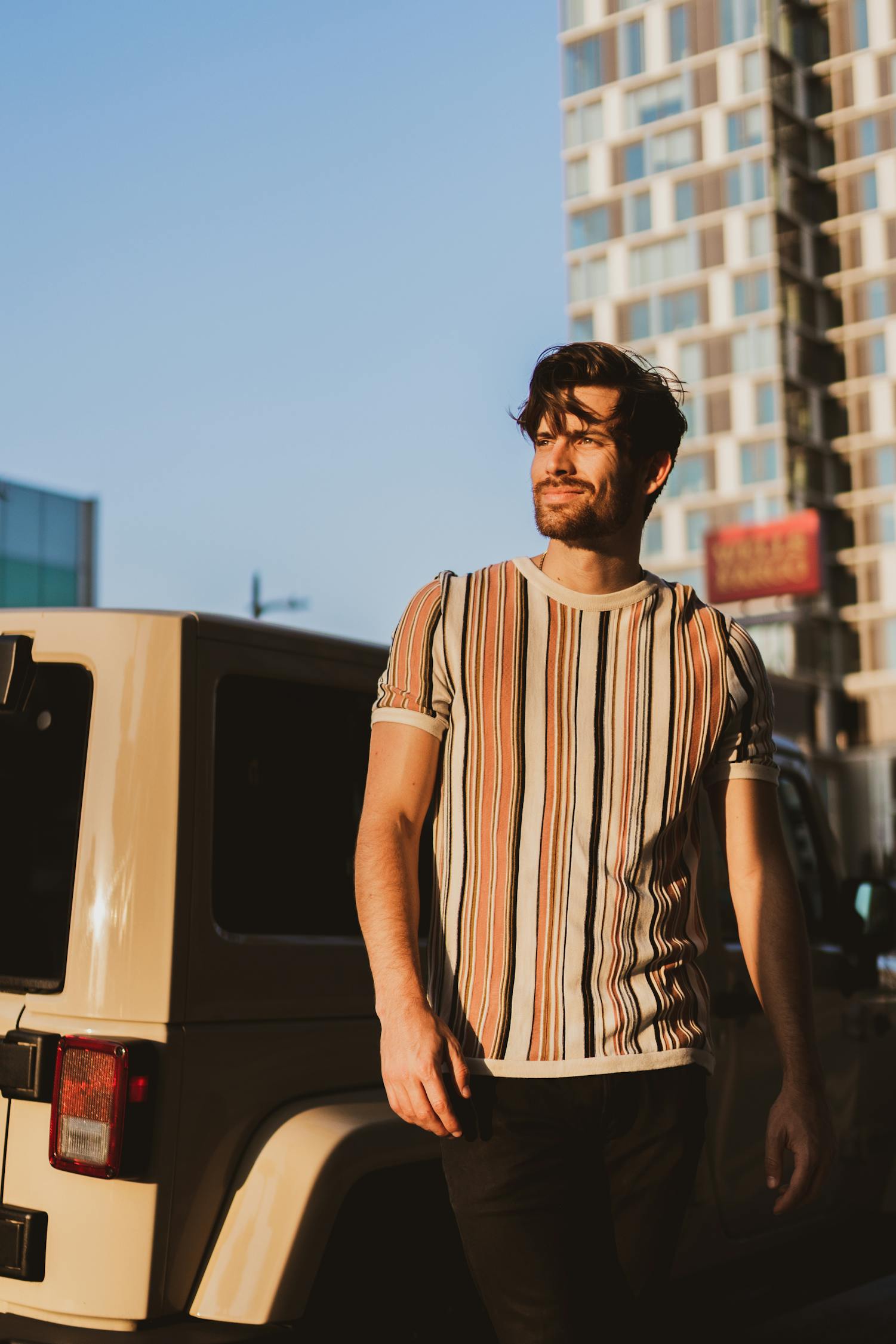 魅力四溢的帅男明星，星光熠熠闪耀全场